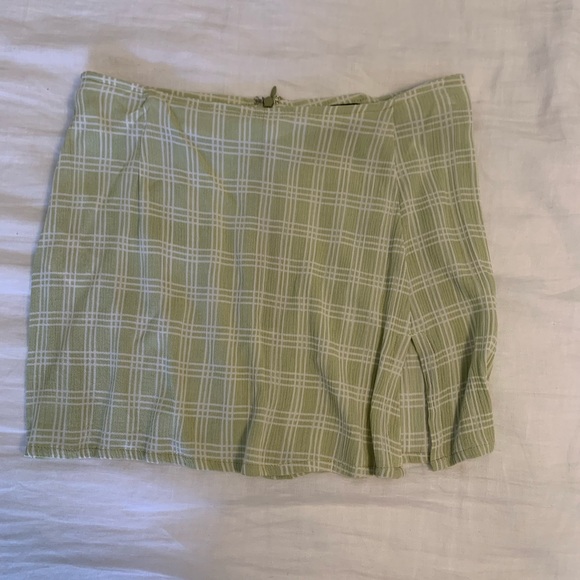 PRINCESS POLLY/MOTEL PLAID GREEN AND WHITE MINI SKIRT - Picture 4 of 7